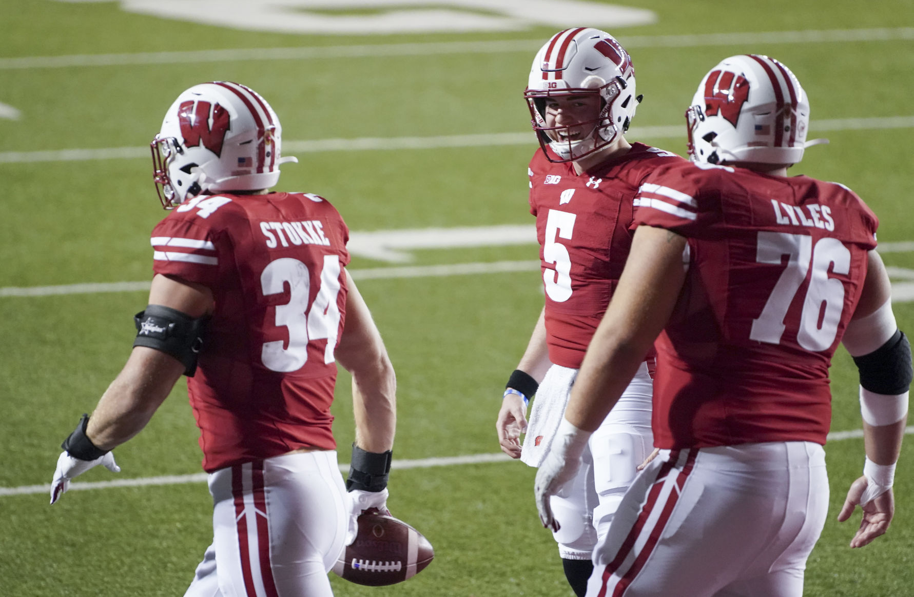 UW 45, Illinois 7